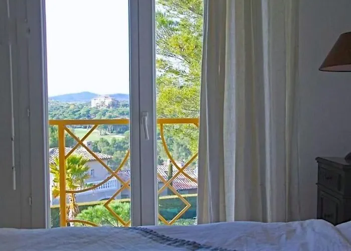 Golf Valescure - Raphael 펜션 *